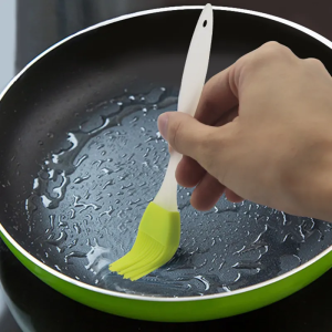 Custom Non-Stick Silicone Basting Pastry Oil Brush for Cooking and Baking Manufacturers4